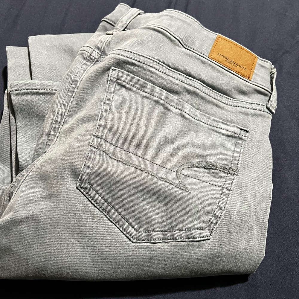 Women’s Light Blue-Gray Jeans